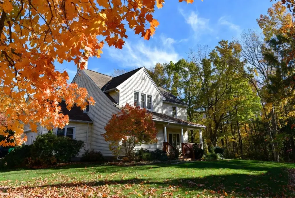 Schedule Gutter Cleaning in Michigan